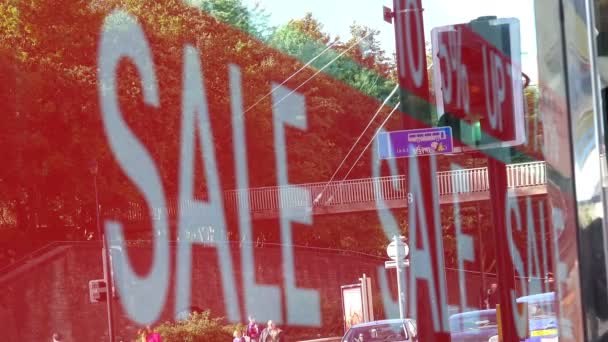 Discount sign in shop window — Stock Video