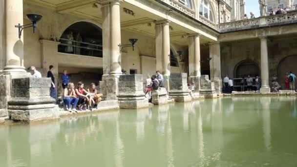 The Roman Baths complex in the English city of Bath — Stockvideo