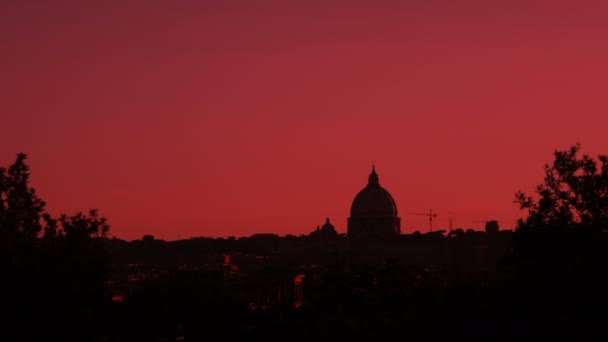 Βασιλική του Αγίου Πέτρου στο ηλιοβασίλεμα — Αρχείο Βίντεο