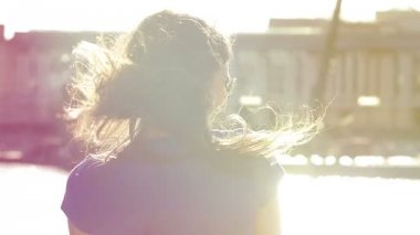 kadının yanına liman 