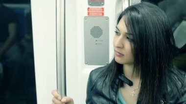 Metro treninin kadında