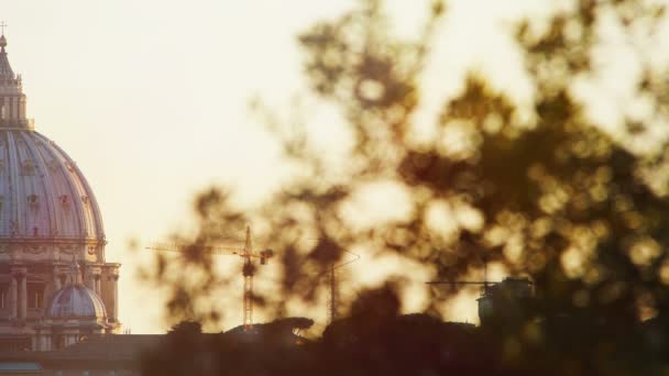 圣伯多禄大教堂在日落时 — 图库视频影像