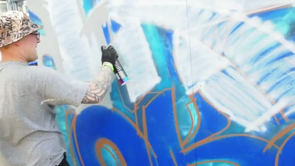 Фестиваль уличного искусства и граффити — стоковое видео