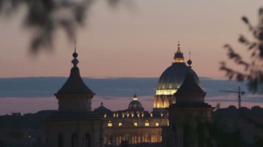Gün batımında St Peter's Basilica