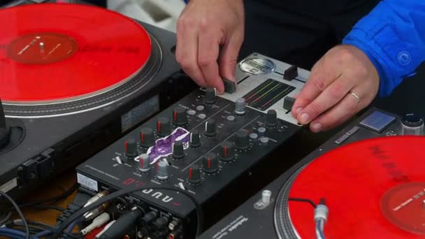 DJ mixing music — Stock Video