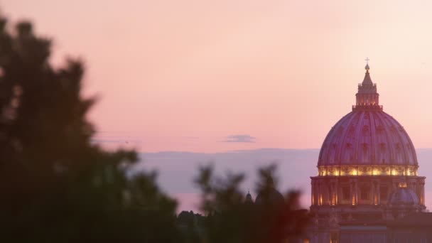 Bazilika svatého Petra v západu slunce — Stock video
