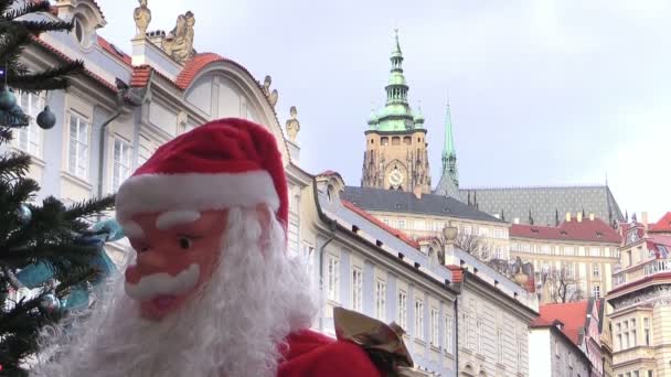 Juldekorationer i staden Prag — Stockvideo