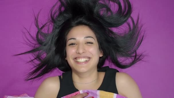 微笑的年轻女人 — 图库视频影像