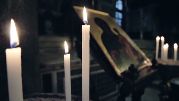 하얀 촛불의 그룹 — 비디오