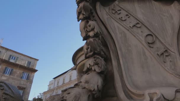 Fountain in Piazza Santa Maria in Trastevere in Rome — Stock Video