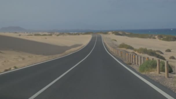 Lungo viaggio in autostrada nel deserto — Video Stock