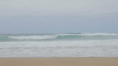 Fuerteventura-slowmotion deniz enginliği gösterilen rüzgarlı bir günde taşındı