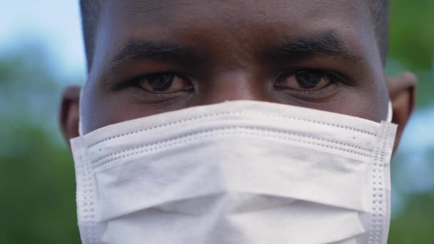 Young African Man Wearing Surgical Mask — Stock Video