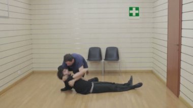 Genç bir adam kalp krizi geçirdi
