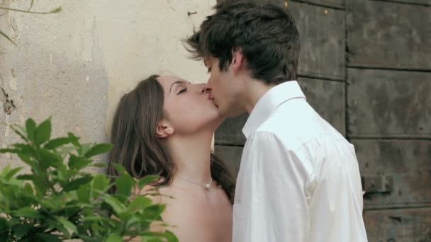 Amore, passione, tenerezza e baci, amanti, fidanzamento, fidanzamento — Video Stock