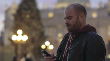 Roma'nın turistik bir kısa mesaj ile cep telefonu St. Peter's Meydanı'na gönderir.