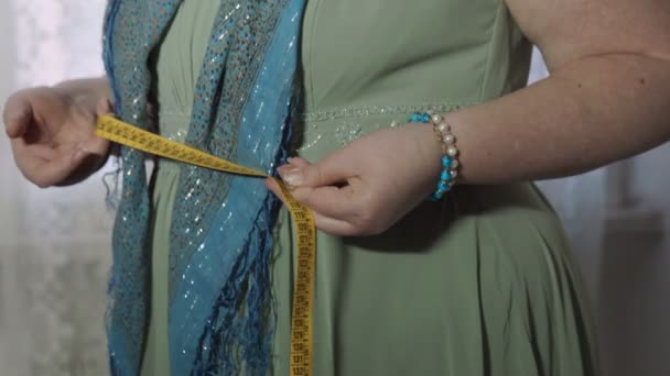 femme ayant des problèmes avec son alimentation 