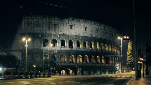 夜のローマのコロシアム — ストック動画