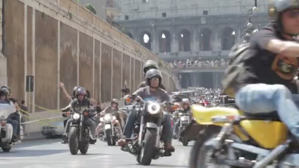 Parada rowerzystów motocykl Harley Davidson — Wideo stockowe