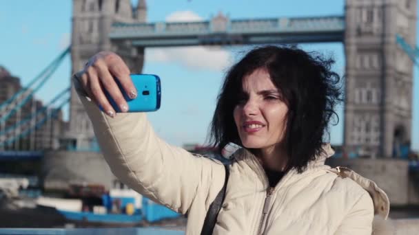 Woman making a selfie — Stock Video