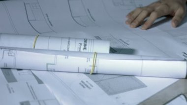 Yeni proje hakkında tartışmak iş adamları
