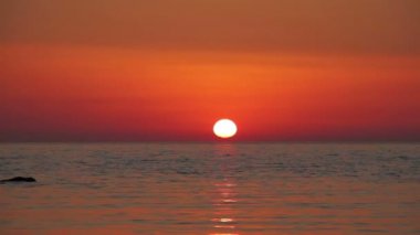 büyük turuncu günbatımı