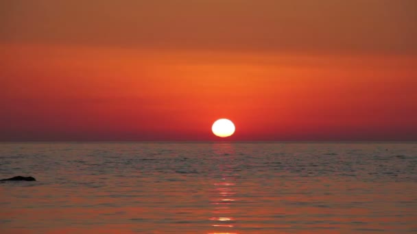 Large orange sunset — Stock Video