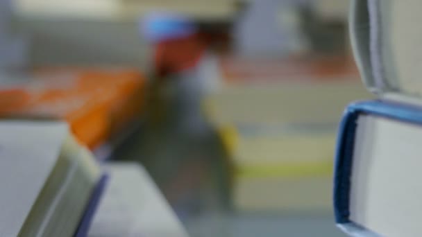 livres ouverts et fermés 