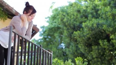 Romeo ve Juliet modern - erkek ve kadın aşık - kez öp