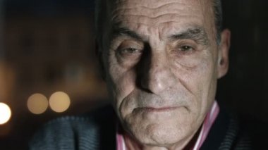 akşam depresif bir adam portresi