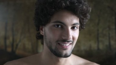 genç erkek gülümseyen