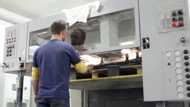 Industrial printing of newspapers — Stock Video