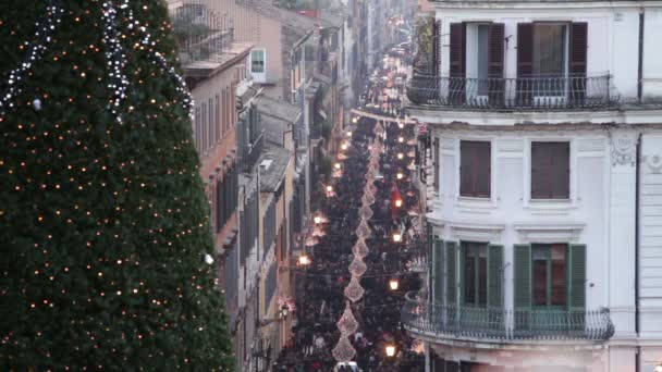 Persone che camminano nel centro della città — Video Stock