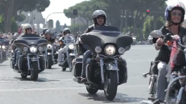 Harley Davidson 오토바이 자전거 퍼레이드 — 비디오