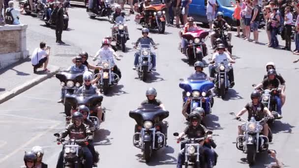 Parade des motards Harley Davidson — Video