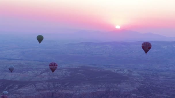 Globos de aire caliente Volando — Vídeos de Stock