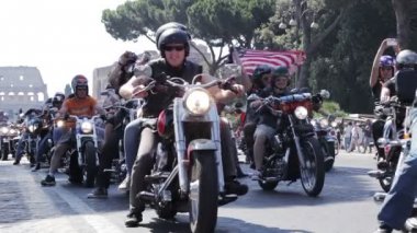 Harley Davidson Motosiklet bisikletçileri Parade