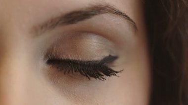 genç kadının gözü