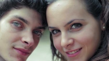 gülümseyen çift kamera için