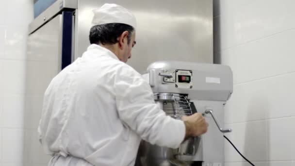 Pastelería chef cocina — Vídeo de stock