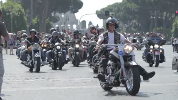 Harley Davidson Motosiklet bisikletçileri Parade — Stok video