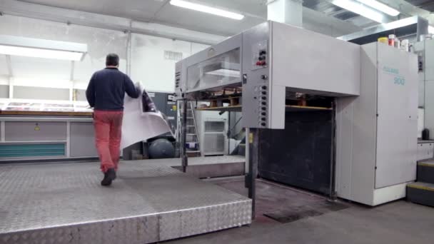 Industrial printing of newspapers — Stock Video