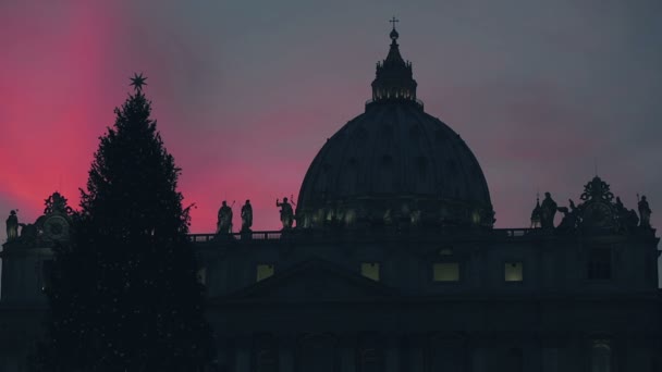 Naplemente a Szent Péter-bazilika — Stock videók