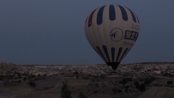 Ballon in de nacht in Anatolië, Turkije — Stockvideo