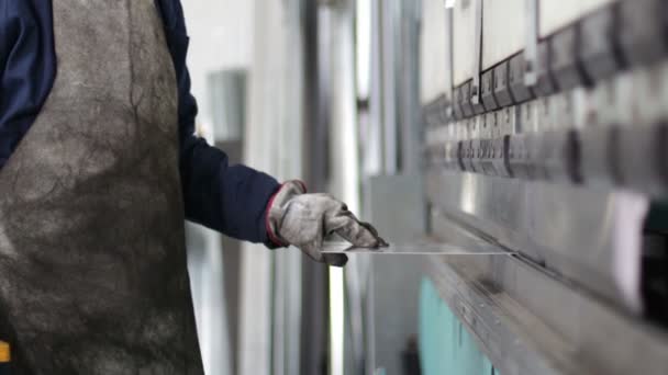 presse frein, fer à façonner dans l'usine 
