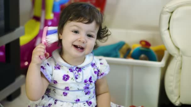 Little girl playing — Stock Video