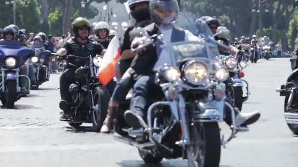 Parada rowerzystów motocykl Harley Davidson — Wideo stockowe