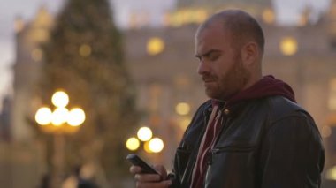 Roma'nın turistik bir kısa mesaj ile cep telefonu St. Peter's Meydanı'na gönderir.