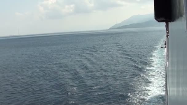 바다에서 크루즈 선박 — 비디오