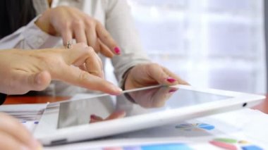 İş adamları iş projesi geliştirme